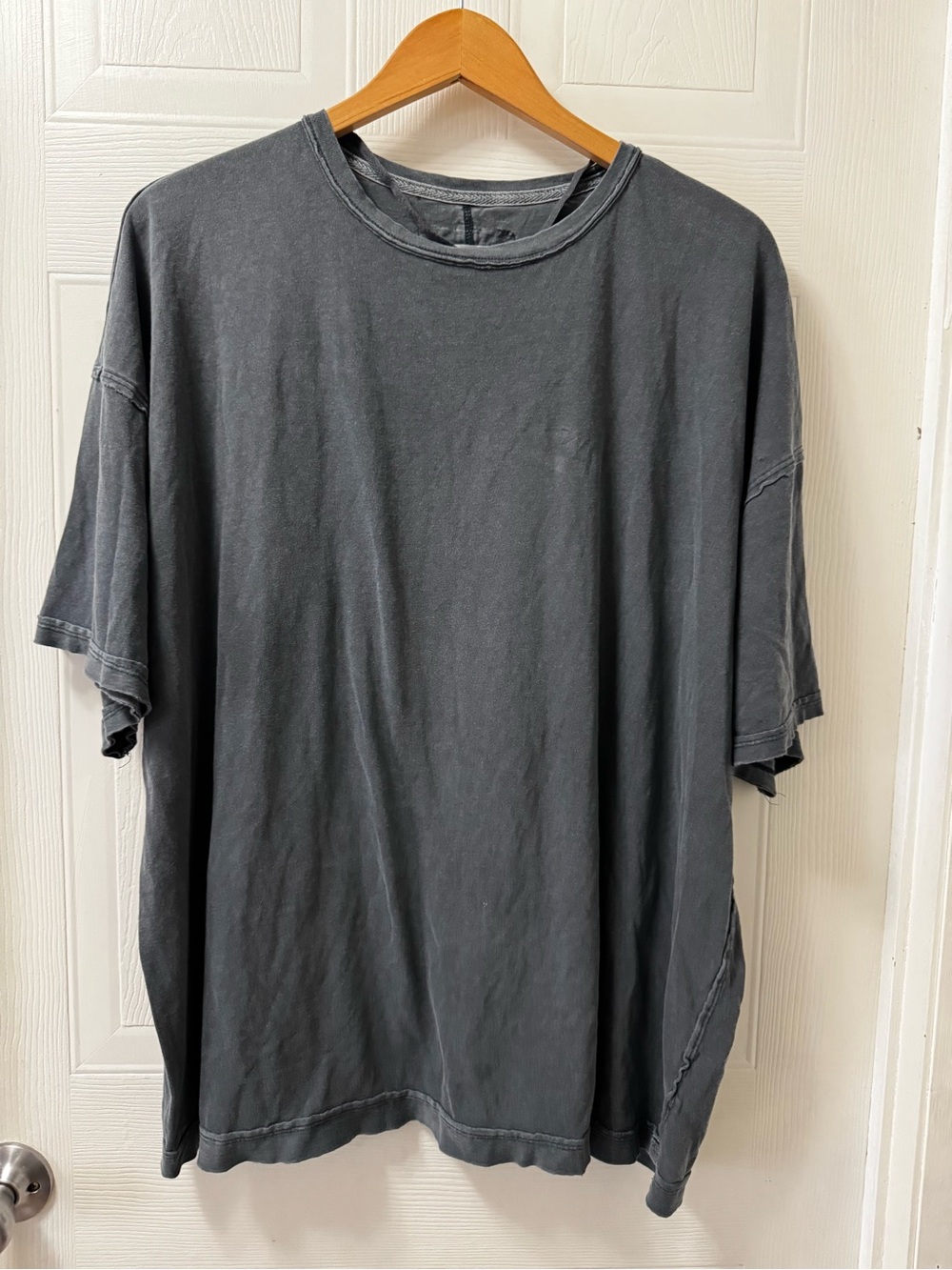 We The Free Men's Short-Sleeve Tee in Charcoal